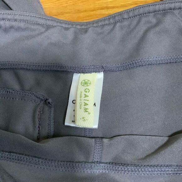GAIAM yoga capri pants - Picture 6 of 7